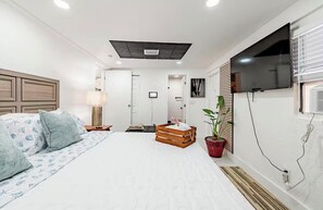 Room - 4-bedroom house 10 MINS to Pompano Beach (Pompano Beach)