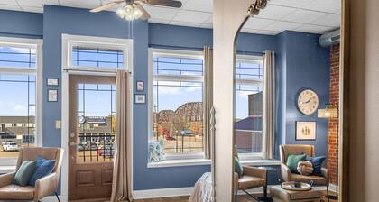 Spacious studio apartment with river view in the heart of downtown Henderson, KY