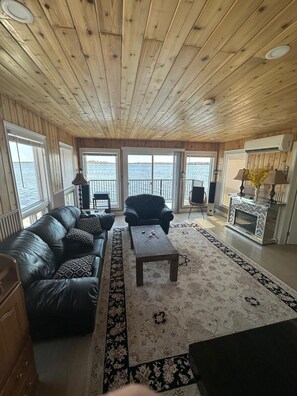TV, offices - Lakefront Family Cottage! Pool & Hot Tub! (Kawartha Lakes)