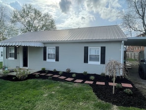 Exterior - Beautiful 2-bedroom house in charming Wilmington perfect for relaxing stays (Wilmington)
