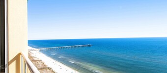 18th Floor Ocean View Condo with Private Washer-Dr