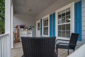 Terrace/patio - 3-bedroom-3 Bath Murrells Inlet with Fire Pit- Porches- Yard (Murrells Inlet)