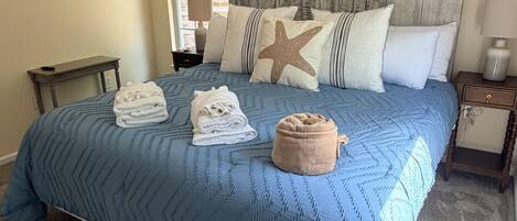 3 bedrooms, iron/ironing board, WiFi, bed sheets