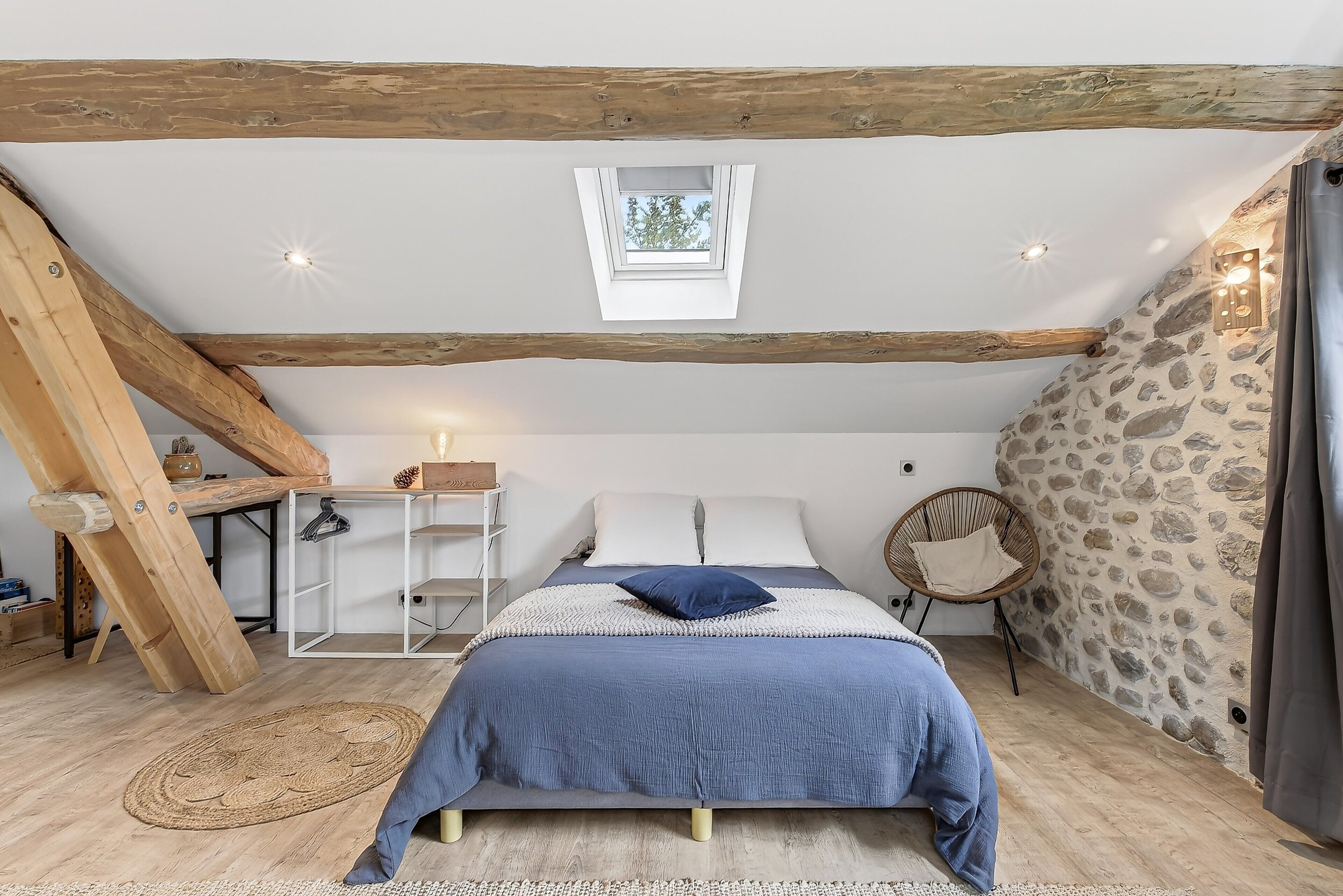 2 slaapkamers, een strijkplank/strijkijzer, wifi, beddengoed