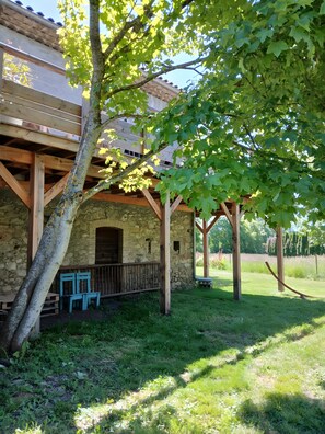 Exterior - Holiday Home "Les Gîtes Du Saro" Mountain View, River, Terrace, Garden, Wi-Fi (Chabestan)