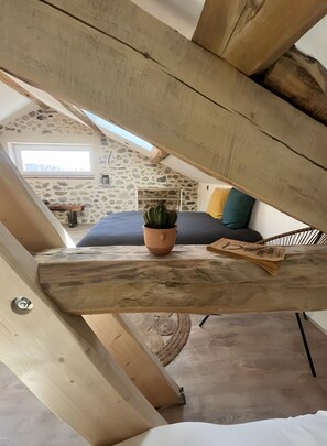 Room - Holiday Home "Les Gîtes Du Saro" Mountain View, River, Terrace, Garden, Wi-Fi (Chabestan)