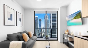 TV - Modern 1BR and Den in Downtown Miami (Miami)