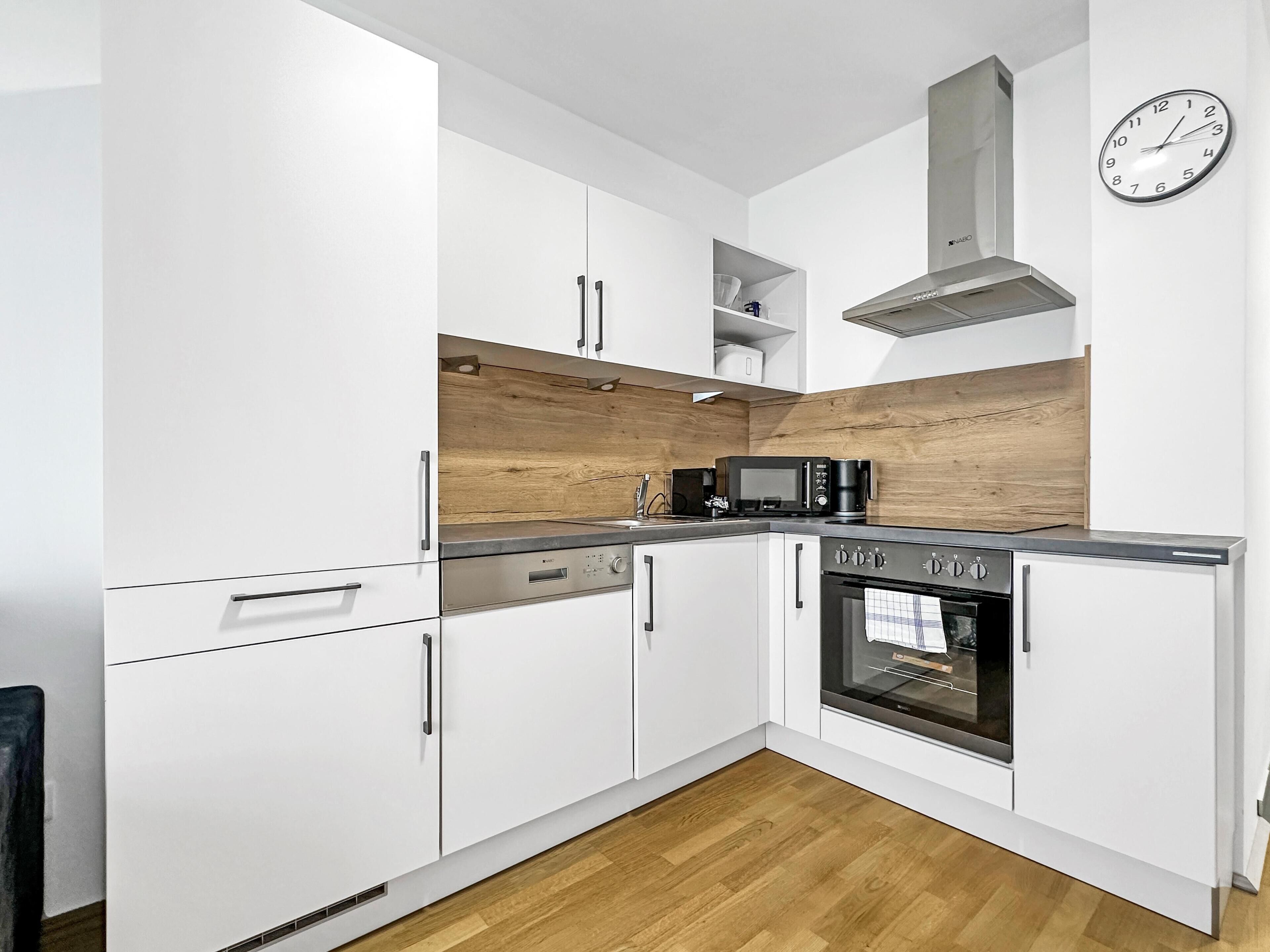 Deluxe Apartment, Balcony | Private kitchen
