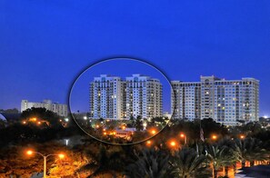 Exterior - Spacious 3-bedroom condo in peaceful Sarasota with direct bay view, furnished (Sarasota)