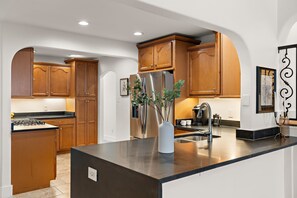 Private kitchen - Central Austin Retreat w/ Pool (Austin)