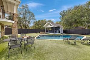 Outdoor dining - Central Austin Retreat w/ Pool (Austin)