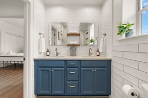 Bathroom - Central Austin Retreat w/ Pool (Austin)