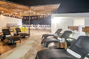 Terrace/patio - 2nd Floor Studio, Kitchen, Strong Wi-Fi (Playa del Carmen - Valentina Suites)