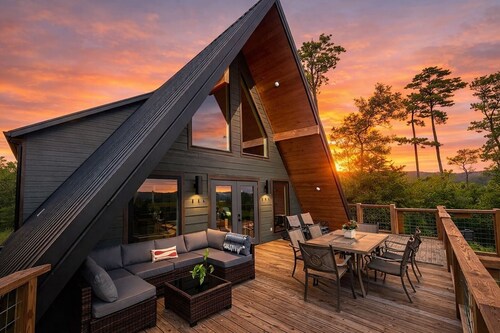 Starfall A-Frame Hot tub + View + Firepit