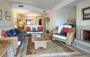 Smart TV, fireplace - Nice home in Mijas with WiFi (Mijas)