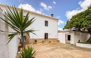 Exterior - Lovely home in Villanueva del Trabuco (Villanueva del Trabuco)
