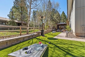 Terrace/patio - New Cabin | Fam-Friendly | AC | Game Room | Hottub (Flagstaff)