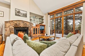 TV, fireplace, offices - NEW 4BR | Cozy Pines Hideaway | AC (Flagstaff)