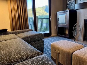 Living area - Club Wyndham Park City--2BR Deluxe-- Fireplace - (Park City)