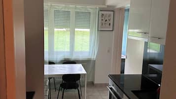 Dortoir Partagé, 1 chambre, accessible aux personnes à mobilité réduite, piscine privée | Cuisine privée