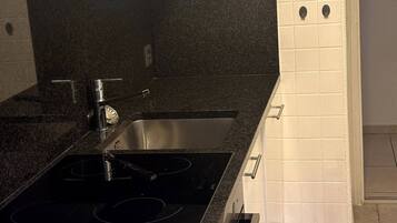 Gemeinsamer Schlafsaal, 1 Schlafzimmer, barrierefrei, eigener Pool | Innenbereich