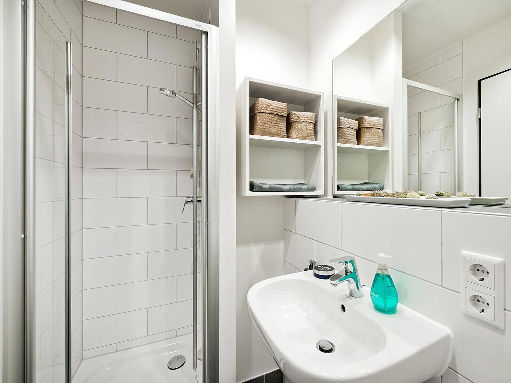 Dortoir Partagé, 1 chambre, accessible aux personnes à mobilité réduite, piscine privée | Salle de bain