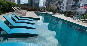 Pool - Studio with Sea View | Ocean View Studio with Pool, WiFi & AC (Rio de Janeiro)