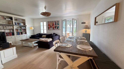 Villa with pool, tennis court, bowling alley