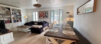Villa with pool, tennis court, bowling alley