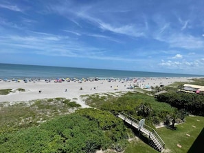 On the beach - Ocean Front Top Floor - Downtown Cocoa Beach (Cocoa Beach)