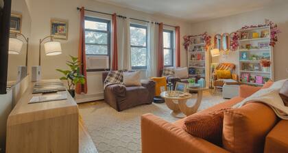 Spacious 3BR in Flatbush w/ King Bed, 2 Queens, Fast Wifi, A/C