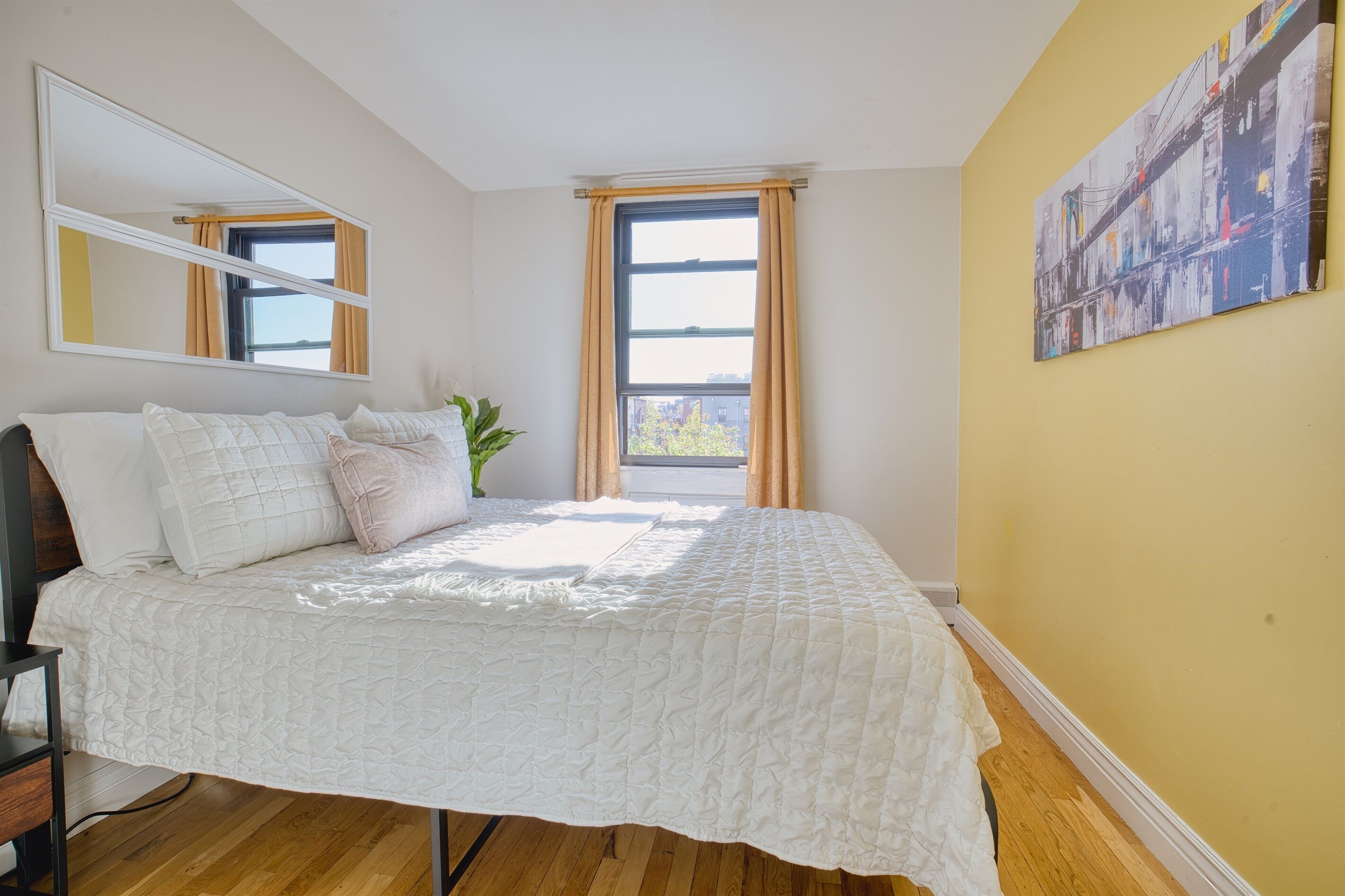 3 chambres, fer et planche à repasser, lit parapluie, Wi-Fi gratuit