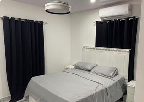 2 bedrooms, iron/ironing board, free WiFi, bed sheets - Small villa (Santo Domingo Este)