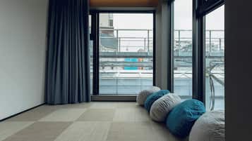 Family Apartment, Non Smoking, Private Bathroom | Interior