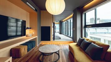 Family Apartment, Non Smoking, Private Bathroom | In-room safe, desk, blackout drapes, free WiFi