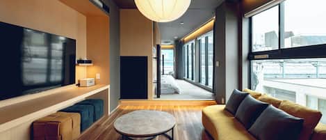 Family Apartment, Non Smoking, Private Bathroom | In-room safe, desk, blackout drapes, free WiFi