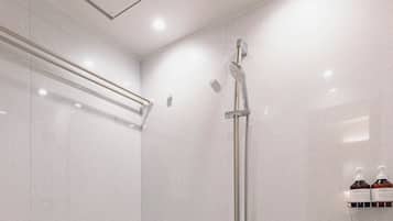Deluxe-Studio, Nichtraucher, eigenes Bad | Badezimmer | Badewanne und Dusche (separat), Haartrockner, Hausschuhe, Handtücher