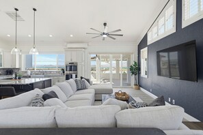 Living area - Panoramic Lake and Mountain Views! Pool, Spa, Casita, Sleeps 16, Lakeside Estate (Lake Havasu City)