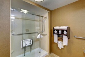Hair dryer, towels, soap, shampoo - The Antioch Inn (Antioch)