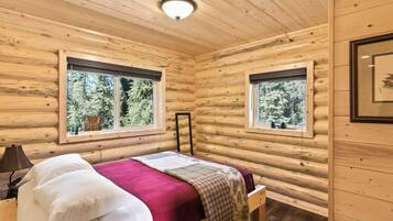 4 bedrooms, free WiFi, bed sheets