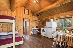 Room - Kenai Kuik Cabins - Sockeye Salmon (Cabin #4) (Soldotna)