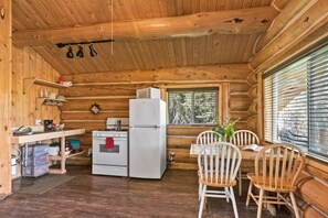 Private kitchen - Kenai Kuik Cabins - Sockeye Salmon (Cabin #4) (Soldotna)