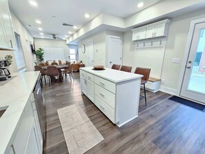 Fridge, microwave, oven, stovetop - Private Deck | 9 Min to Duke | 8 to Downtown (Durham)