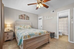 2 bedrooms, iron/ironing board, WiFi, bed sheets - Beach Walk Crossing (Gulf Shores)