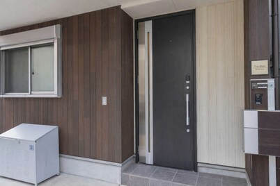 A Family Friendly Spacious Villa - 1 min to Convenience Store