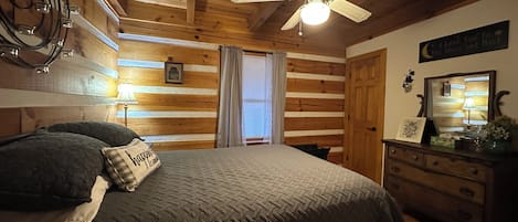 4 habitaciones, tabla de planchar con plancha, wifi y ropa de cama