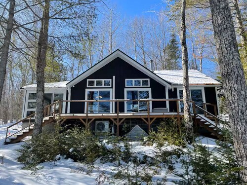 Amazing 4-bedroom cabin in Brownville perfect for your getaway