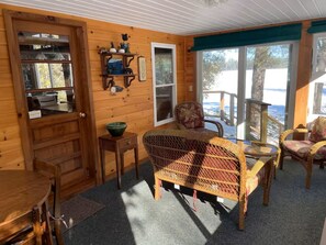 Interior - Amazing 4-bedroom cabin in Brownville perfect for your getaway (Brownville)