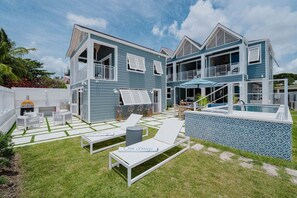 Outdoor dining - Beachfront Villa with Plunge Pool - Sea Breeze House (4 bed) (Fitts Village)