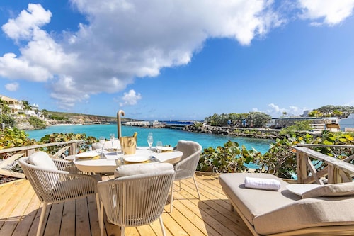 Ocean Pearl Luxury Oceanfront at Mambo Beach